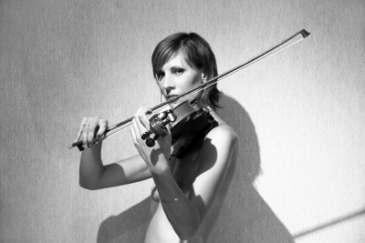 Violin, par Xavier E. G. Dierick